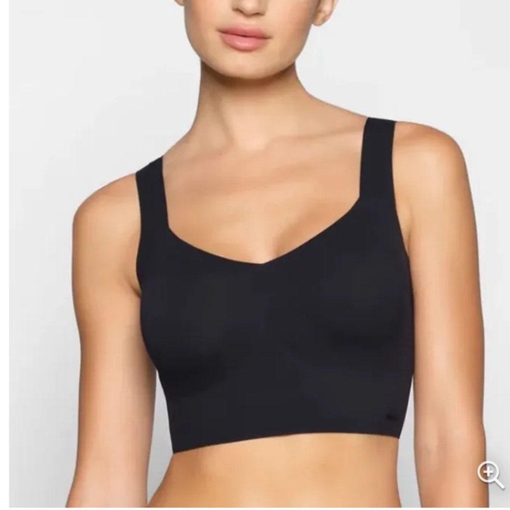 Skims Naked Plunge Tank Bra in Onyx NWT